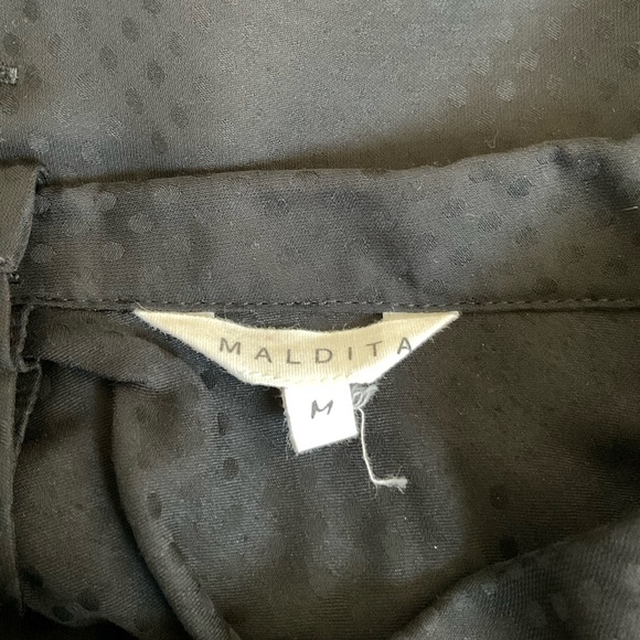 Maldita Rear Button Down Sleeveless Top - Picture 3 of 6